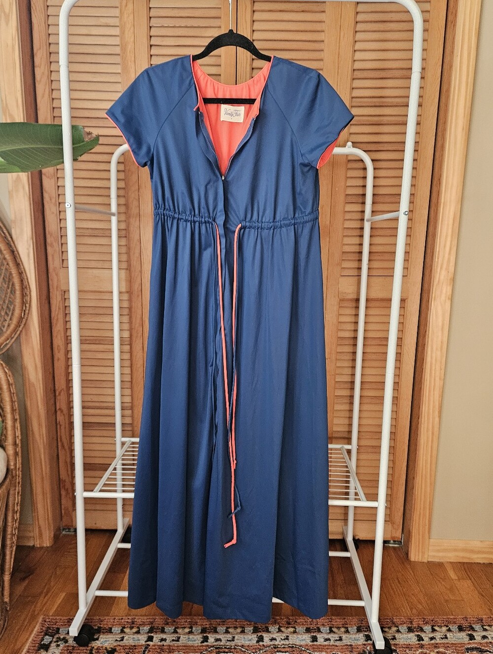 70s Two Tone Zip Up Vintage Vanity Fair House Dress Maxi Robe With Tie Waist